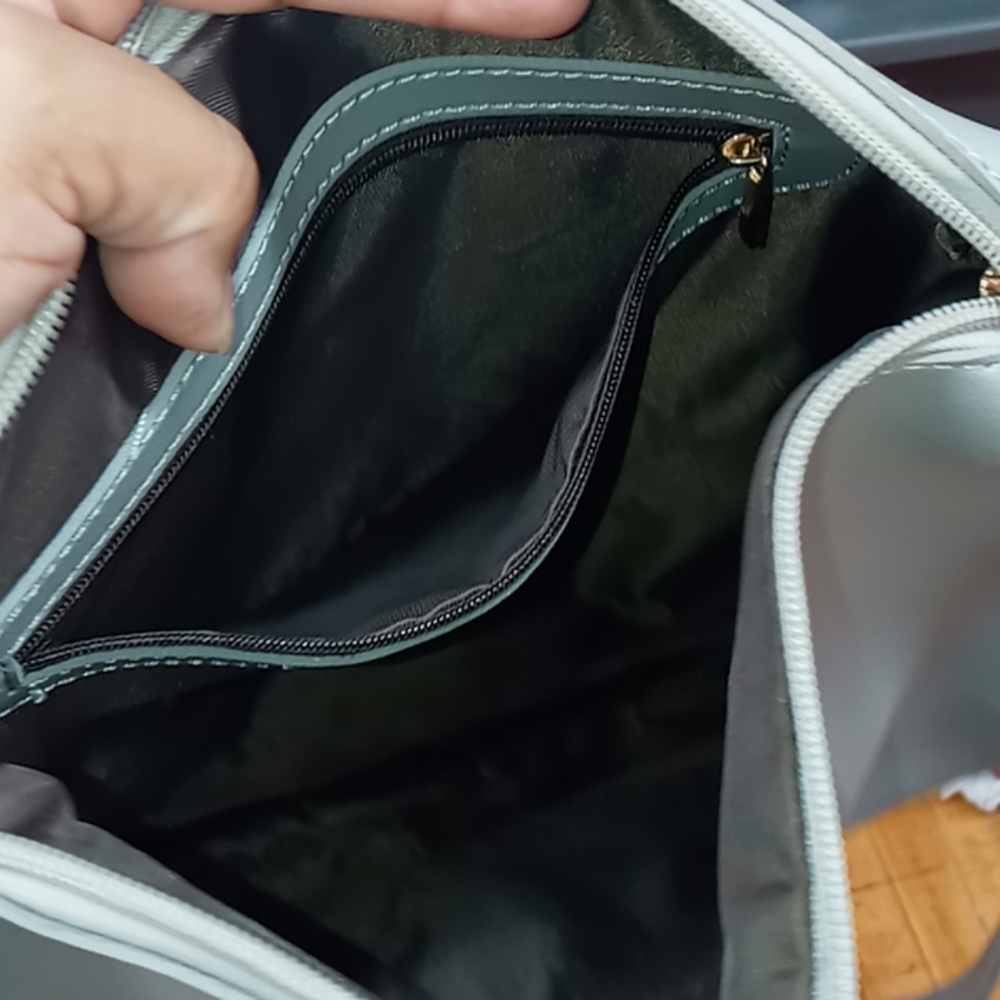 Women's MNY purse - Picture 3 of 3